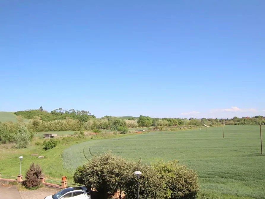 Immagine 10 di Appartamento in vendita  a Siena