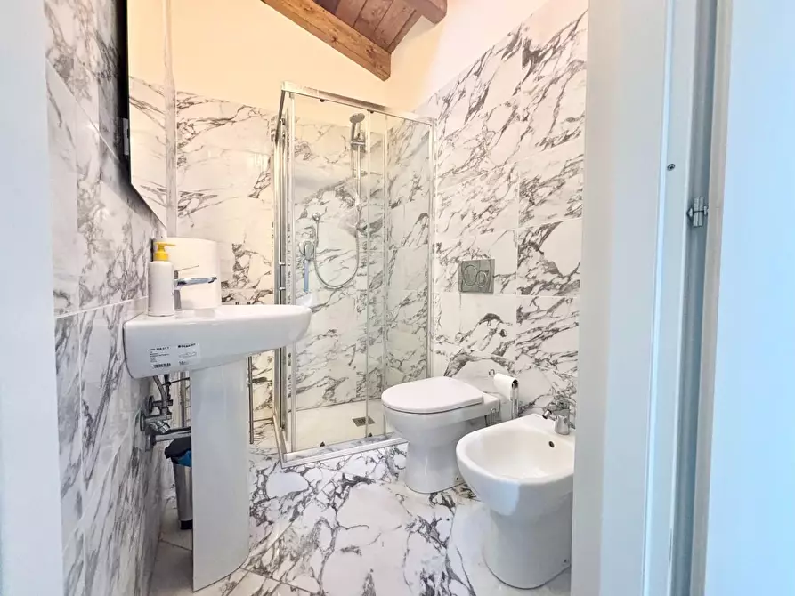 Immagine 13 di Appartamento in affitto  a Empoli