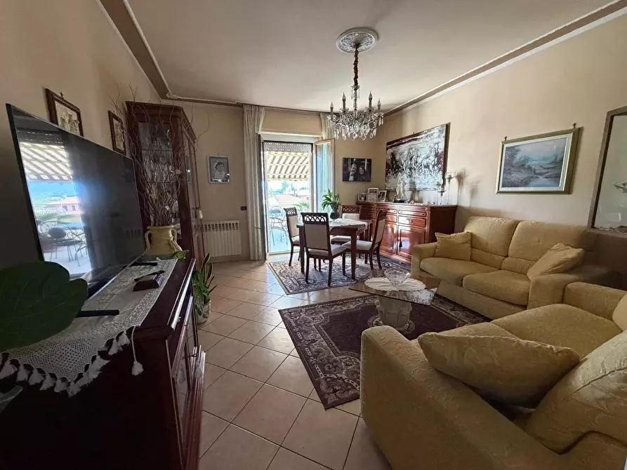 Immagine 8 di Mansarda in vendita  a Carrara
