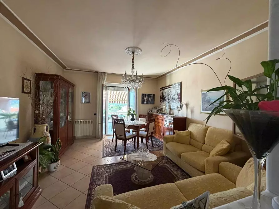 Immagine 9 di Mansarda in vendita  a Carrara
