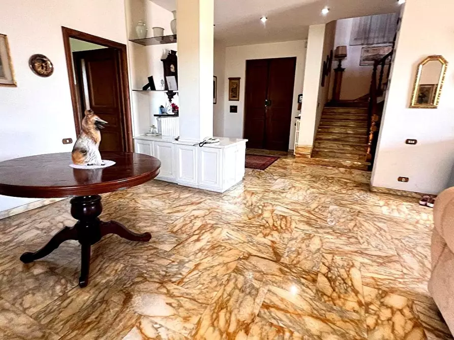 Immagine 10 di Villa in vendita  a Colle Di Val D'elsa
