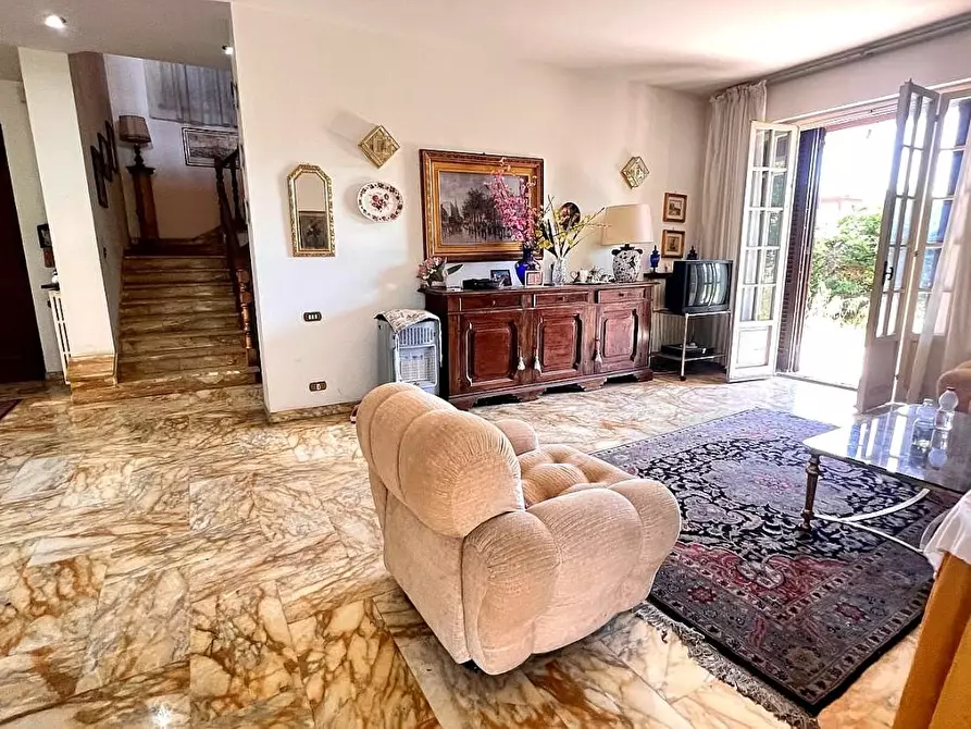 Immagine 9 di Villa in vendita  a Colle Di Val D'elsa