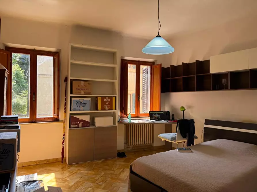 Immagine 17 di Appartamento in vendita  a Siena