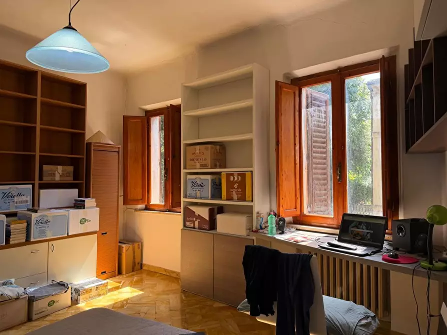 Immagine 21 di Appartamento in vendita  a Siena