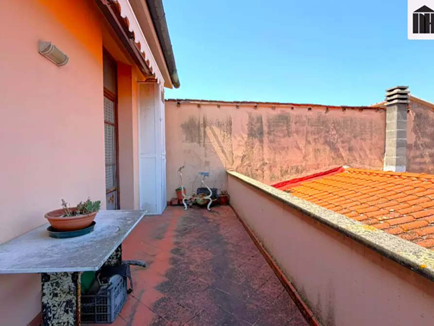 Immagine 14 di Appartamento in vendita  a Santa Croce Sull'arno
