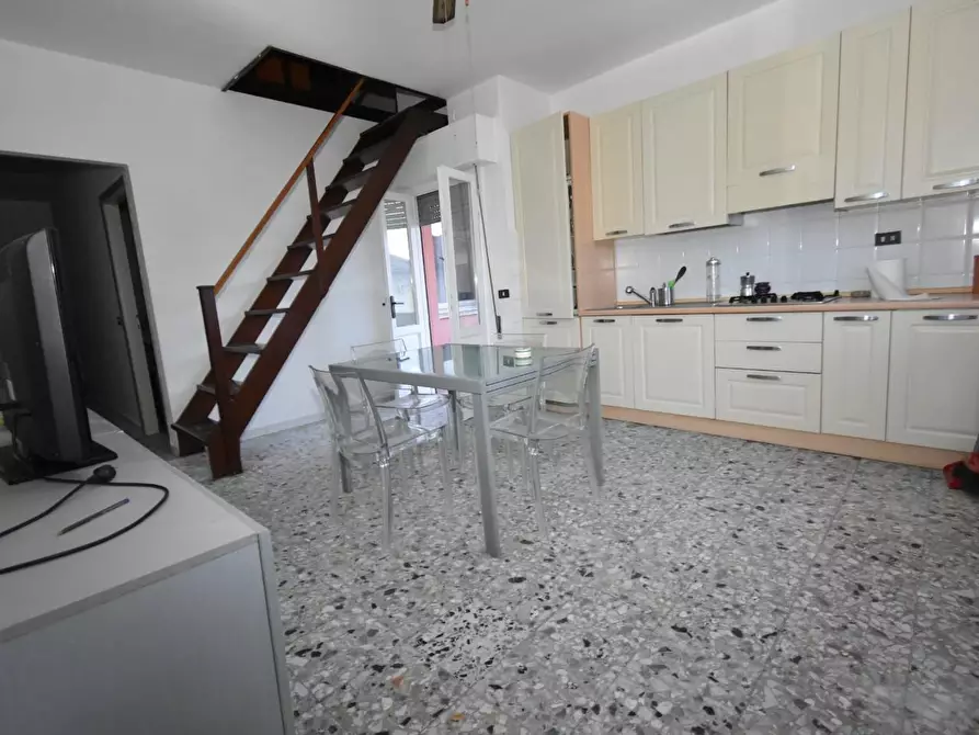 Immagine 4 di Appartamento in vendita  a San Giuliano Terme
