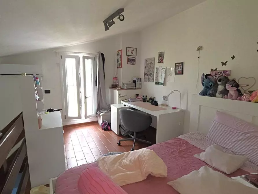 Immagine 18 di Appartamento in vendita  a Lucca