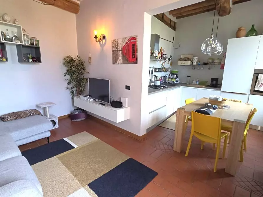 Immagine 1 di Appartamento in vendita  a Lucca