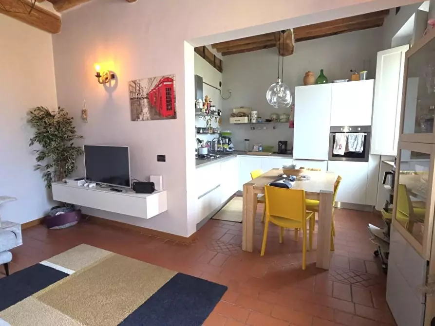 Immagine 3 di Appartamento in vendita  a Lucca
