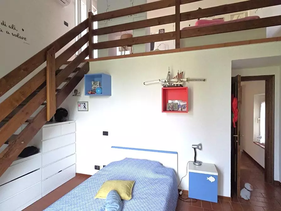 Immagine 14 di Appartamento in vendita  a Lucca