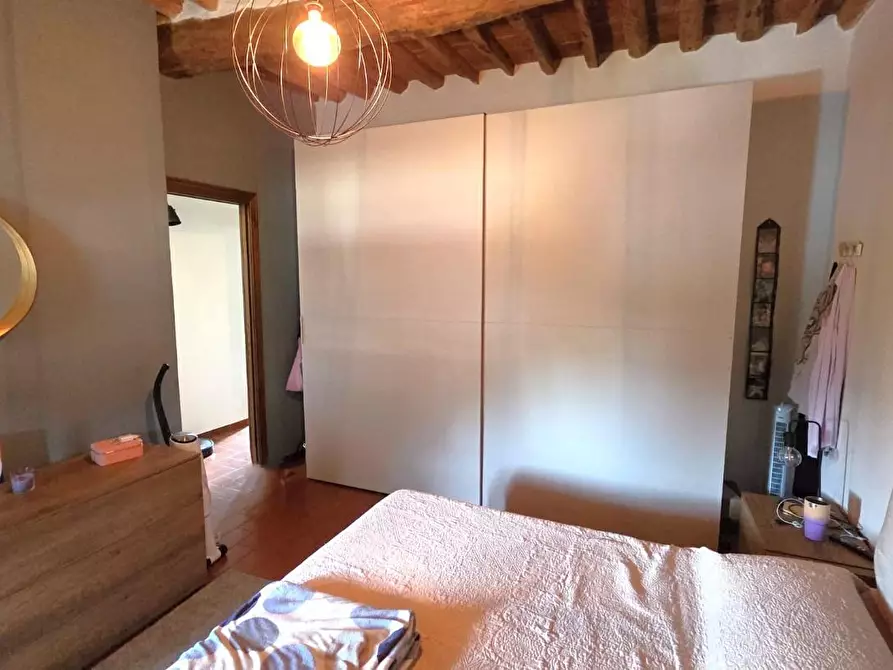 Immagine 10 di Appartamento in vendita  a Lucca