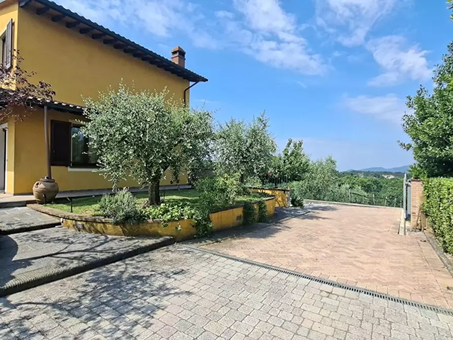 Immagine 1 di Villa in vendita  a Santa Maria A Monte