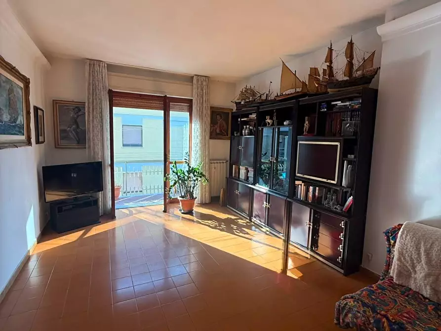 Immagine 5 di Appartamento in vendita  a Carrara