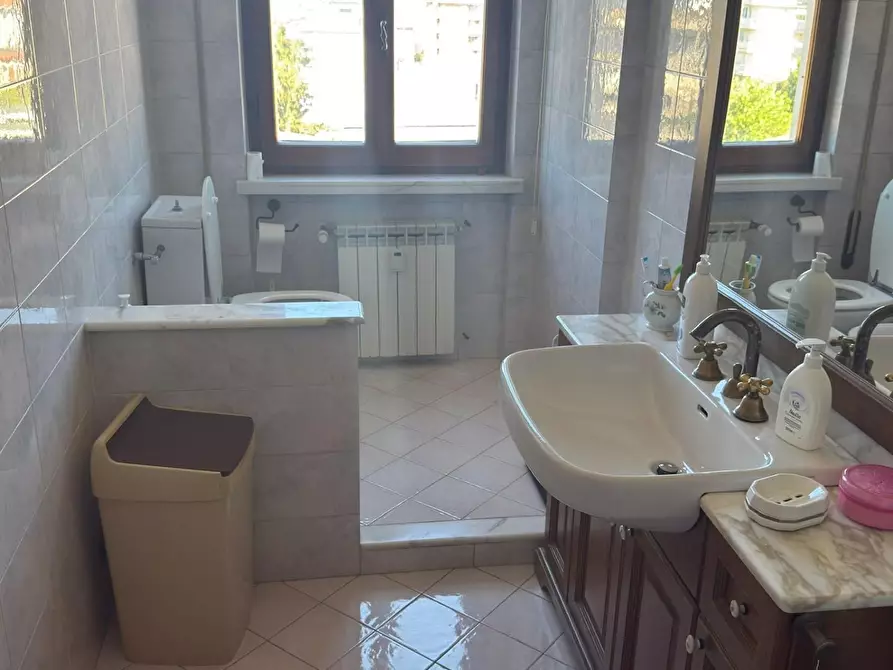 Immagine 16 di Appartamento in vendita  a Carrara