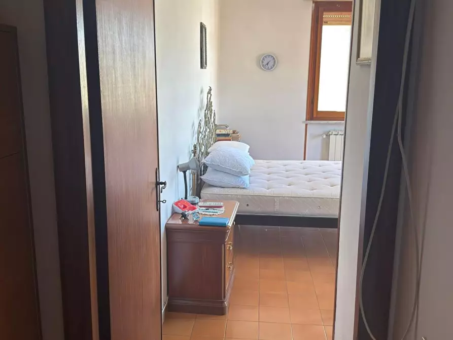 Immagine 11 di Appartamento in vendita  a Carrara