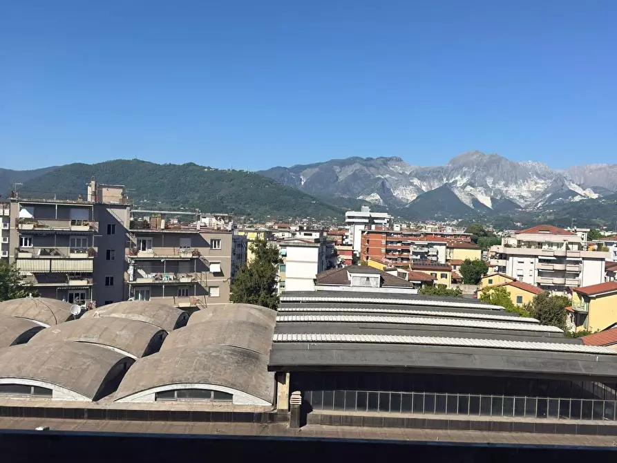 Immagine 4 di Appartamento in vendita  a Carrara