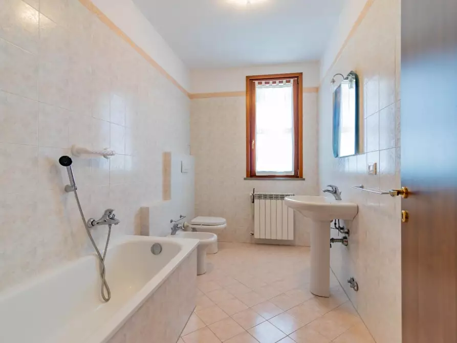 Immagine 14 di Villetta a schiera in vendita  a Cascina