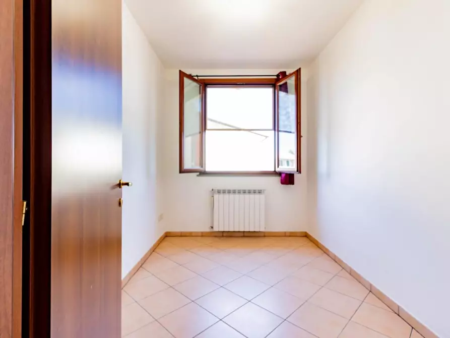 Immagine 16 di Villetta a schiera in vendita  a Cascina