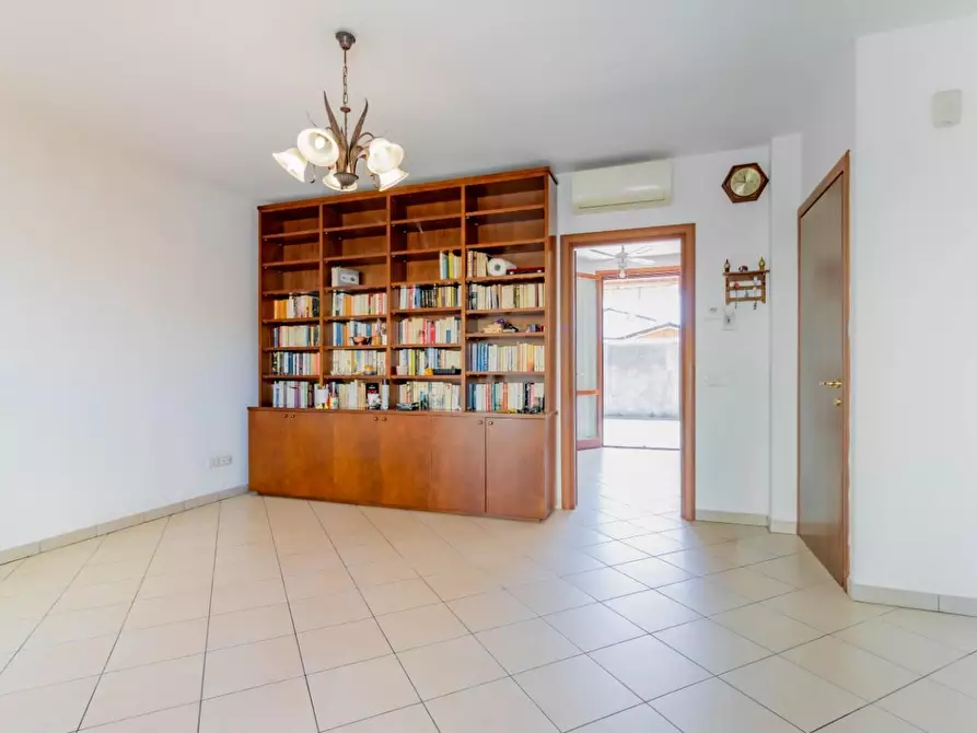 Immagine 3 di Villetta a schiera in vendita  a Cascina