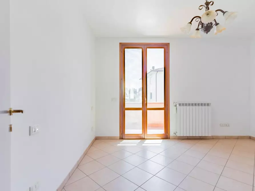 Immagine 11 di Villetta a schiera in vendita  a Cascina