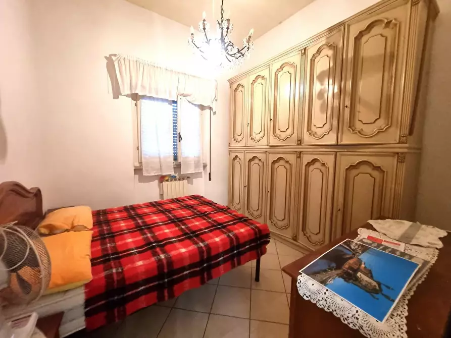 Immagine 2 di Villetta a schiera in vendita  a Viareggio