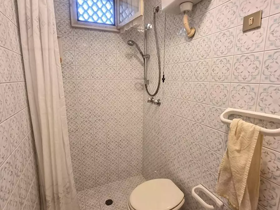 Immagine 11 di Villetta a schiera in vendita  a Viareggio
