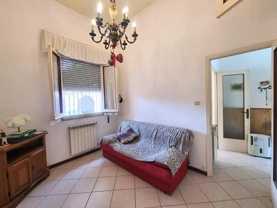 Immagine 1 di Villetta a schiera in vendita  a Viareggio