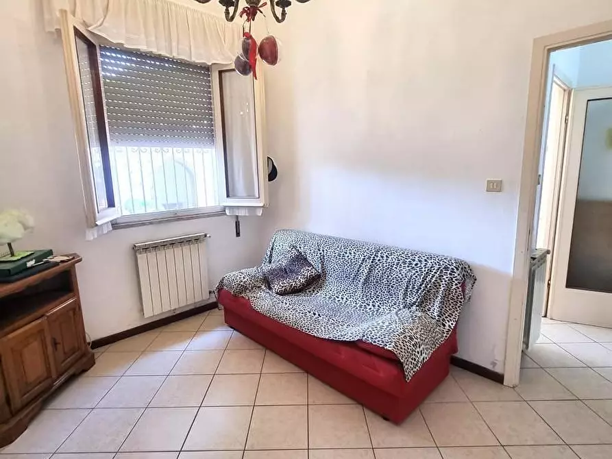 Immagine 17 di Villetta a schiera in vendita  a Viareggio