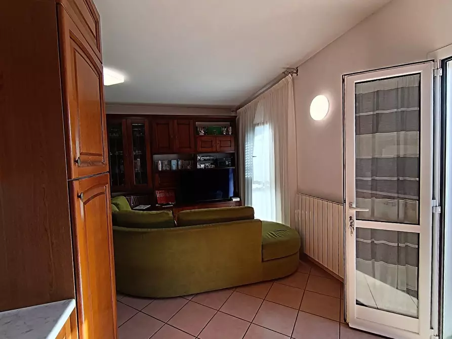 Immagine 8 di Villa in vendita  a Livorno