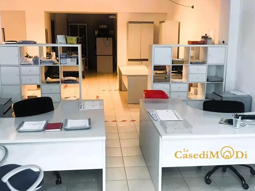 Immagine 4 di Locale commerciale in vendita  a Livorno