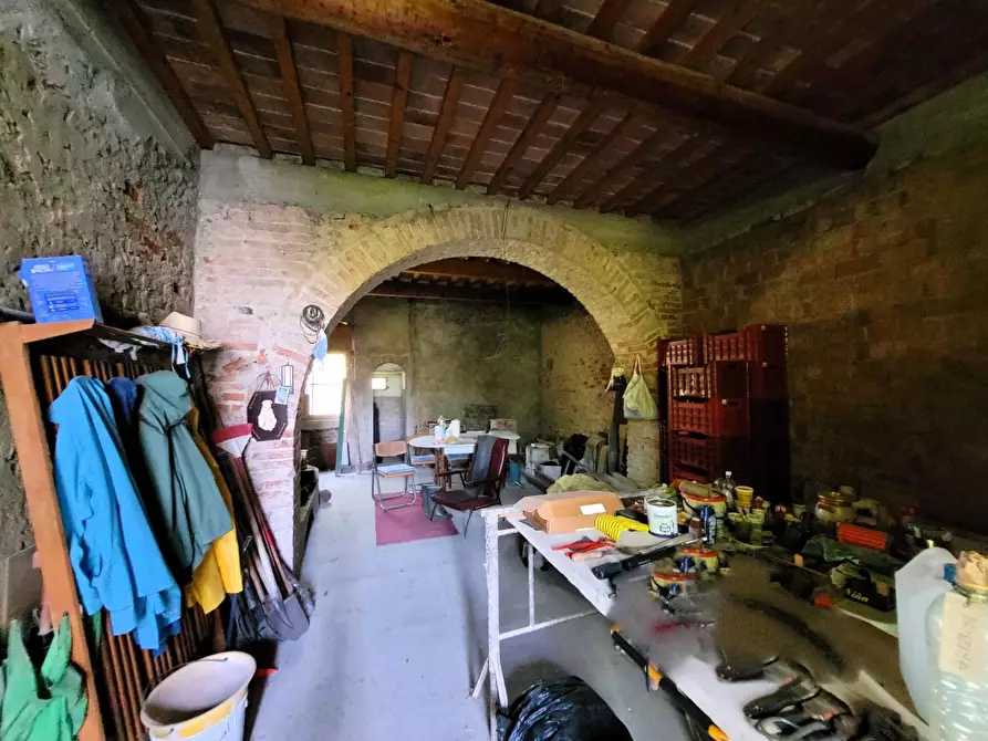 Immagine 4 di Casa colonica in vendita  a Empoli