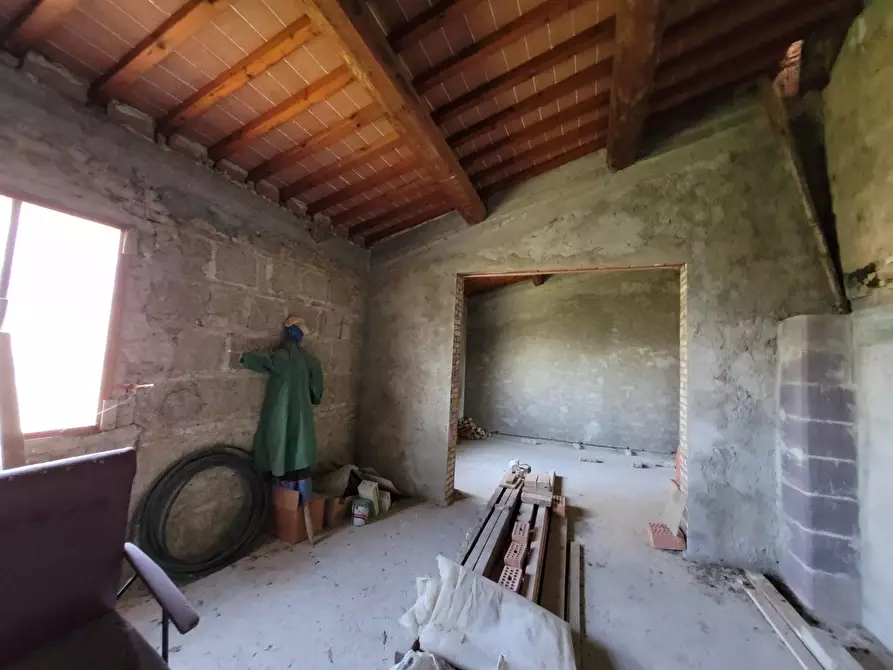 Immagine 3 di Casa colonica in vendita  a Empoli