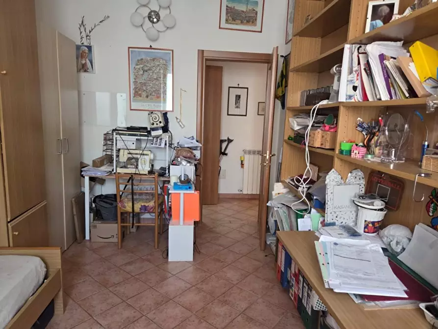 Immagine 25 di Appartamento in vendita  a Siena