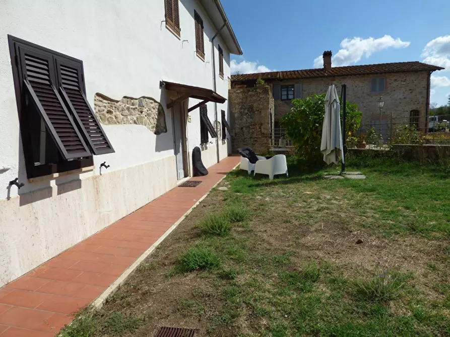 Immagine 11 di Appartamento in vendita  a Suvereto
