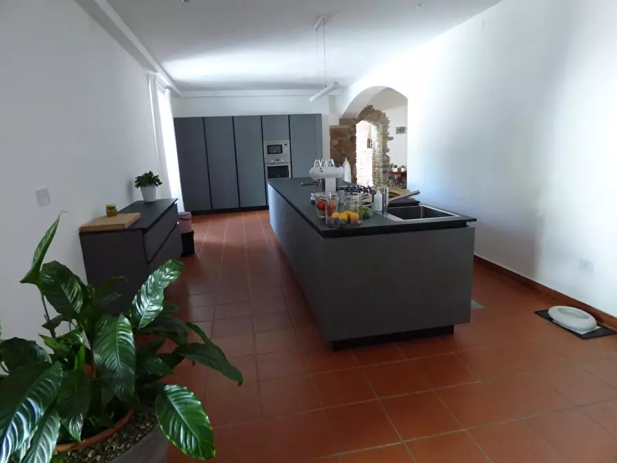Immagine 1 di Appartamento in vendita  a Suvereto