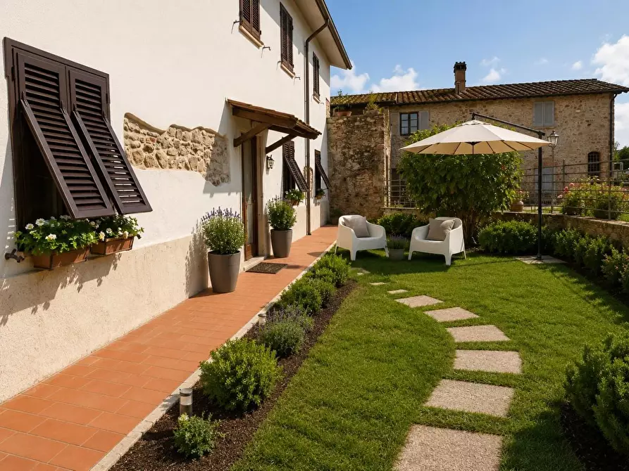 Immagine 11 di Appartamento in vendita  a Suvereto