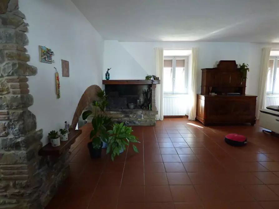Immagine 4 di Appartamento in vendita  a Suvereto
