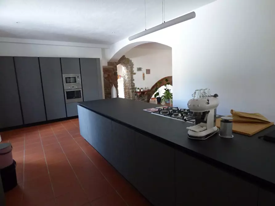 Immagine 2 di Appartamento in vendita  a Suvereto