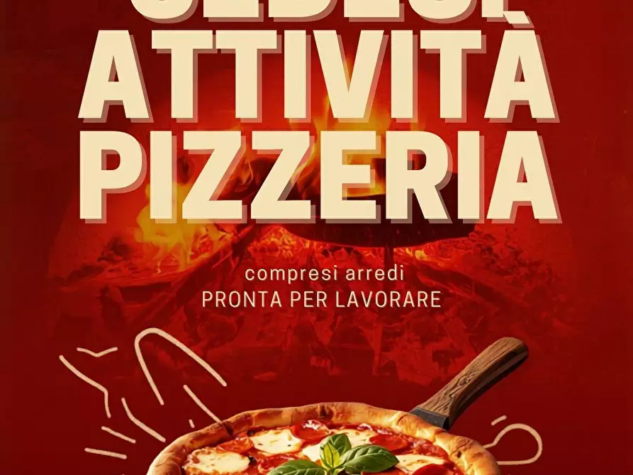 Immagine 2 di Attività commerciale in vendita  a Lucca