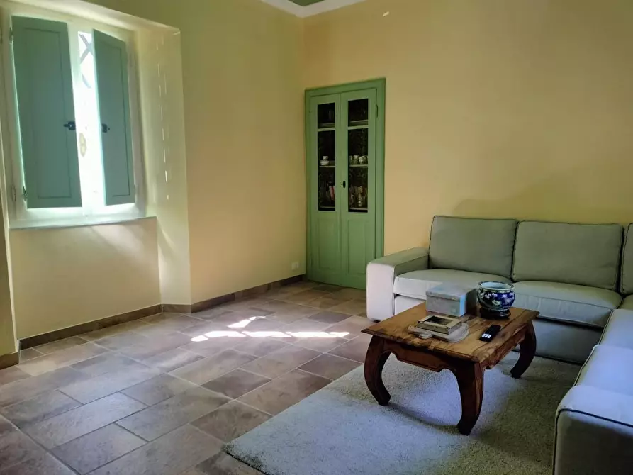 Immagine 6 di Porzione di casa in vendita  a Massa