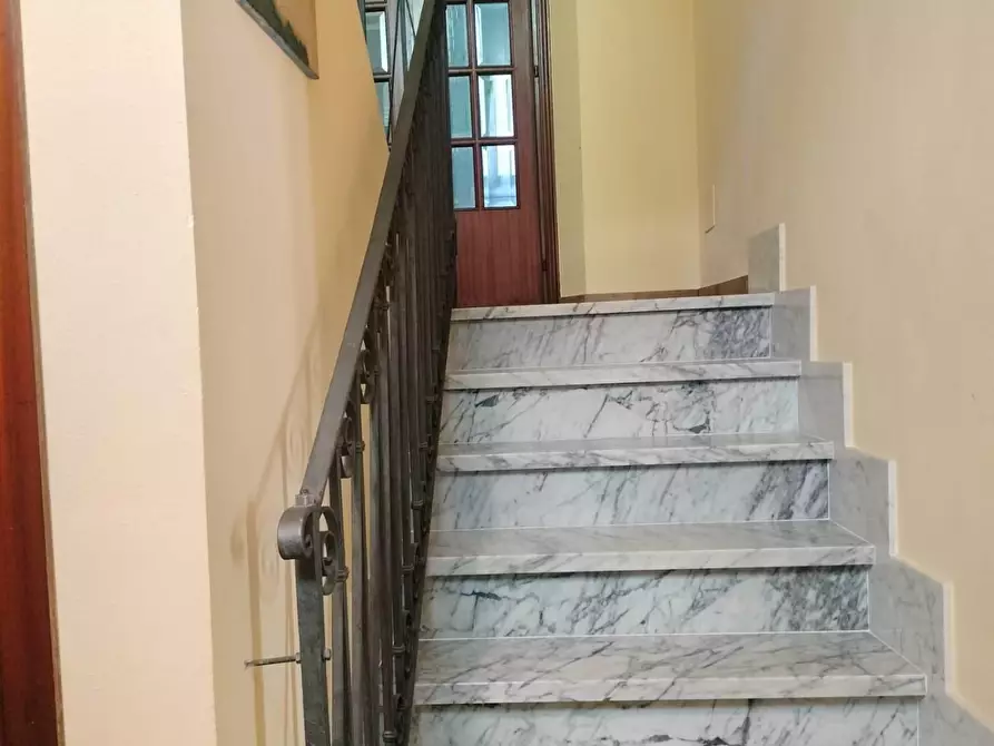 Immagine 9 di Porzione di casa in vendita  a Massa