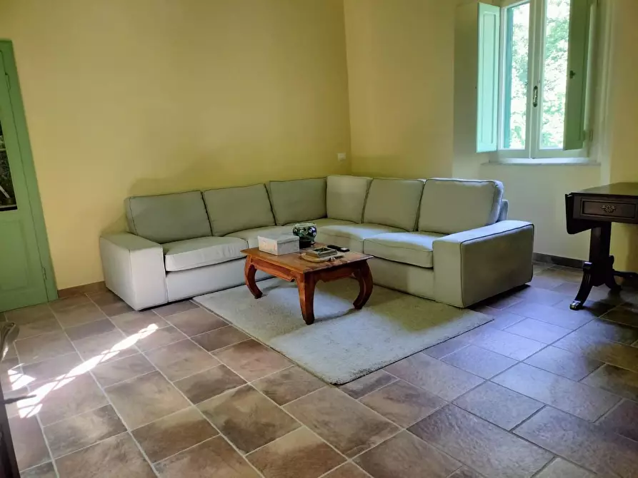 Immagine 5 di Porzione di casa in vendita  a Massa