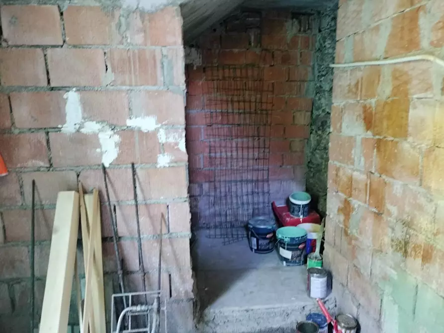 Immagine 24 di Porzione di casa in vendita  a Massa