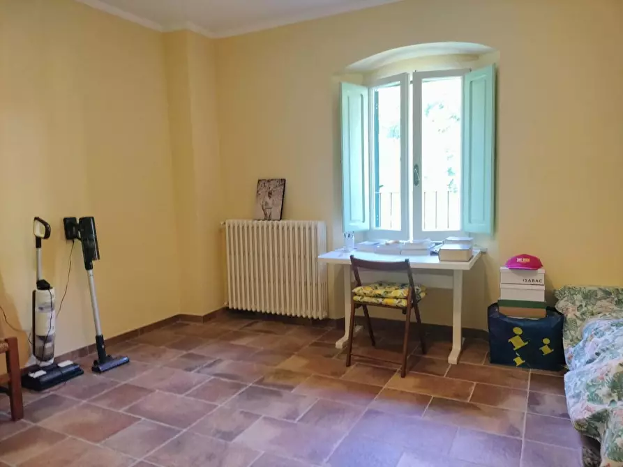 Immagine 12 di Porzione di casa in vendita  a Massa