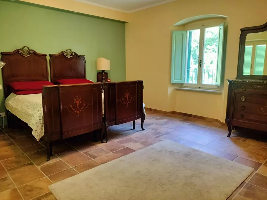 Immagine 14 di Porzione di casa in vendita  a Massa