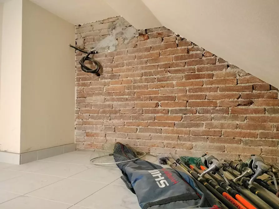 Immagine 18 di Porzione di casa in vendita  a Massa