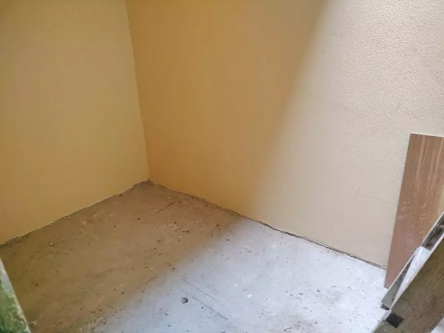 Immagine 19 di Porzione di casa in vendita  a Massa
