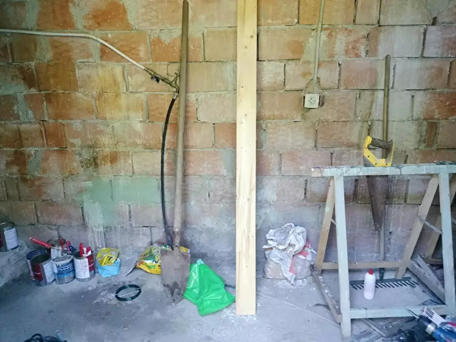 Immagine 23 di Porzione di casa in vendita  a Massa