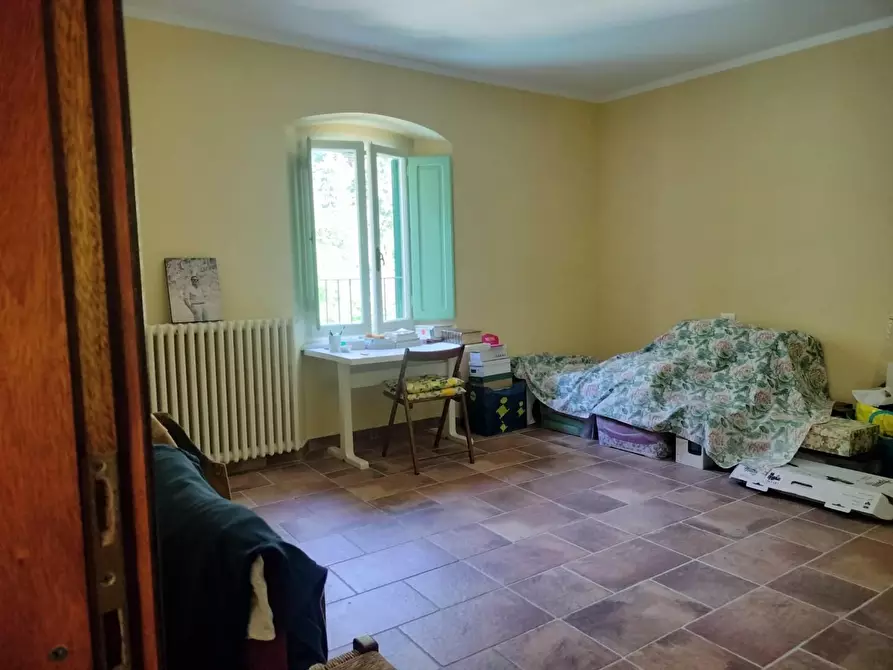Immagine 11 di Porzione di casa in vendita  a Massa
