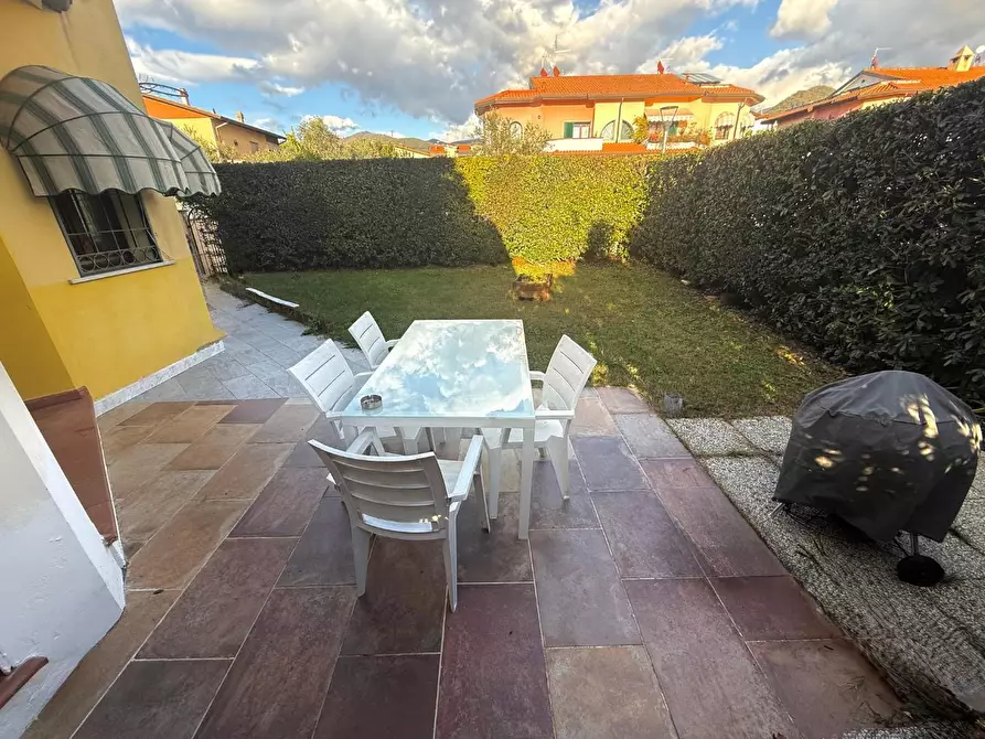 Immagine 12 di Appartamento in vendita  a Ortonovo